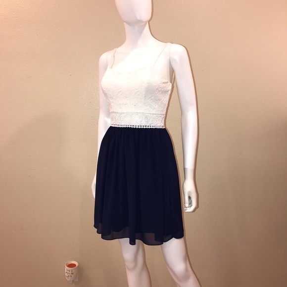 IN San Francisco Formal Dress Size 5 Blue White Mini Dress Prom Graduation - Picture 3 of 14